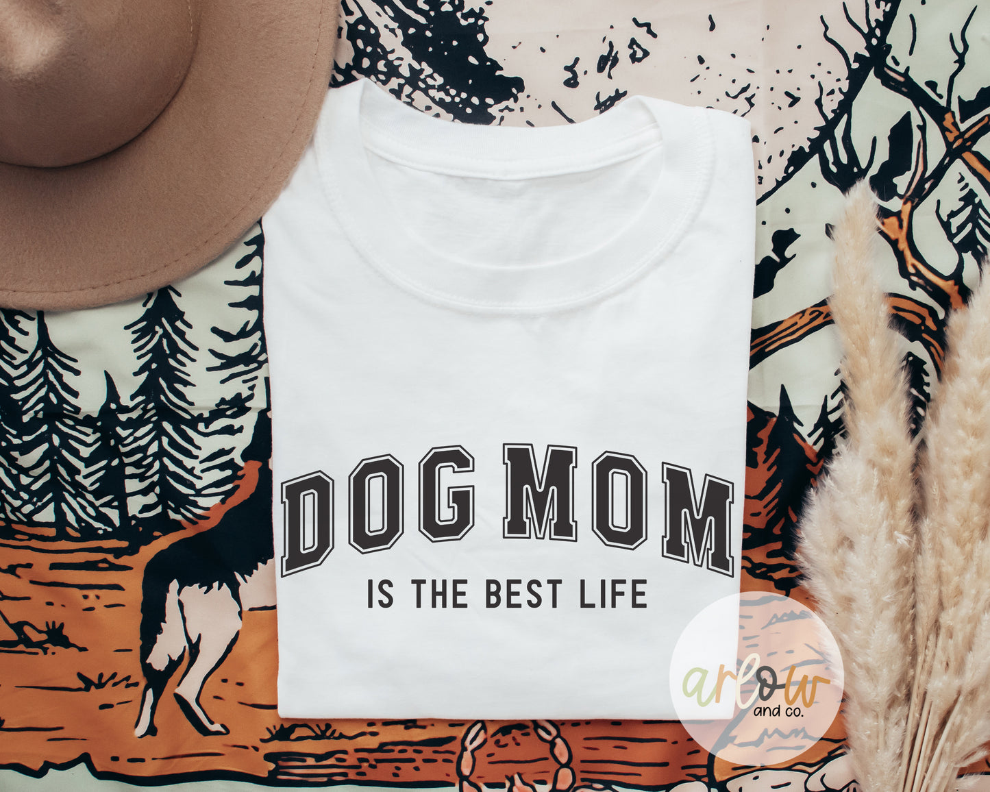 Varsity Dog Mom | T-Shirt